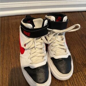 Boy’s Nike Basketball Shoes - Size 4